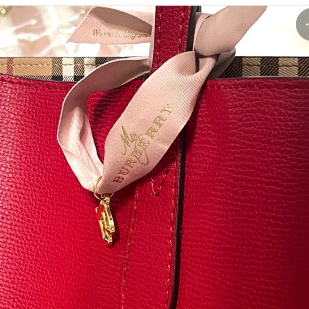 BURBERRY  Ribbon New 🎀 - Picture 2 of 9